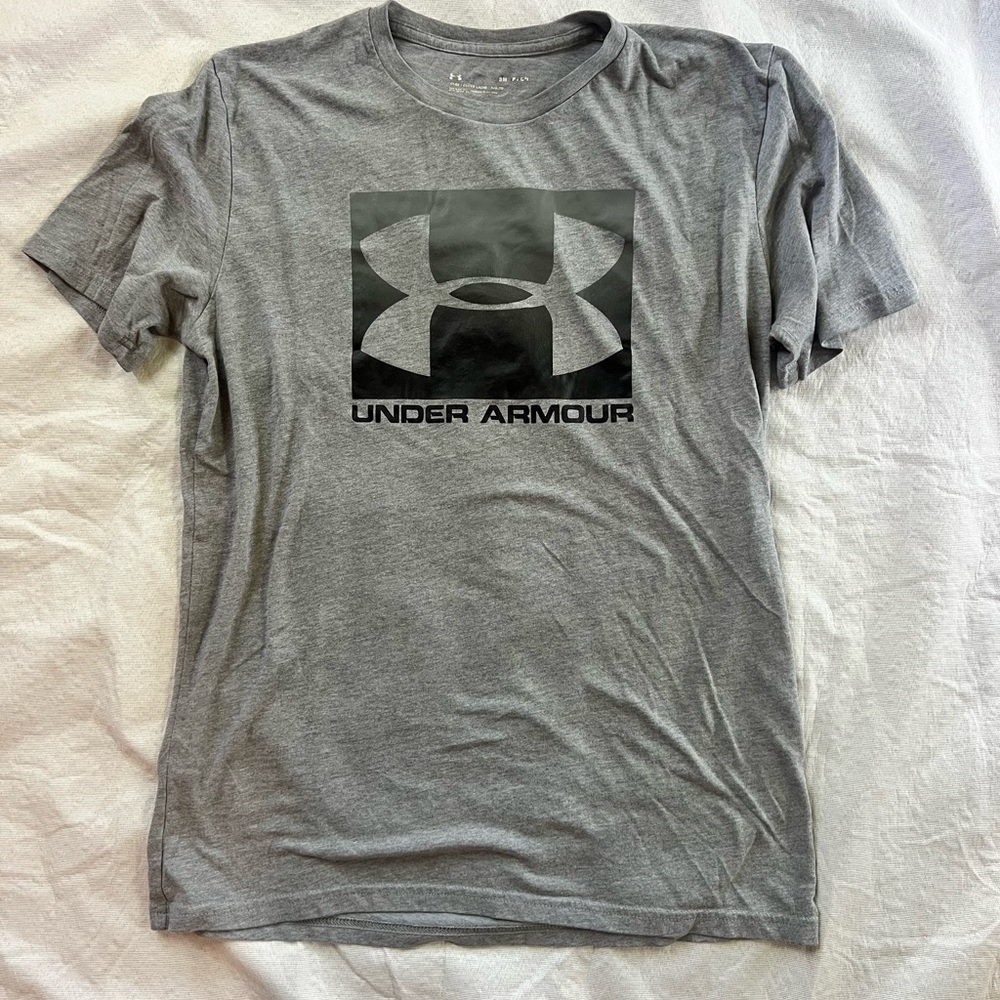 Under Armour Gray Short Sleeve Tee Performance Shirt